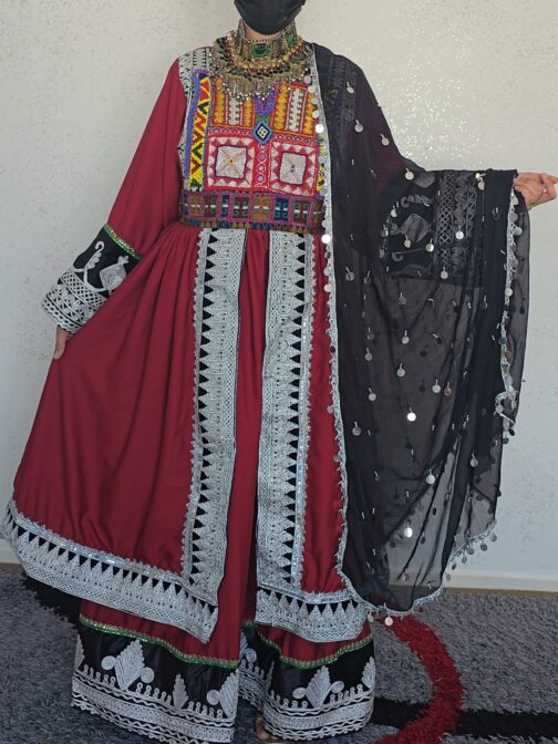 Dark red layered Ghand