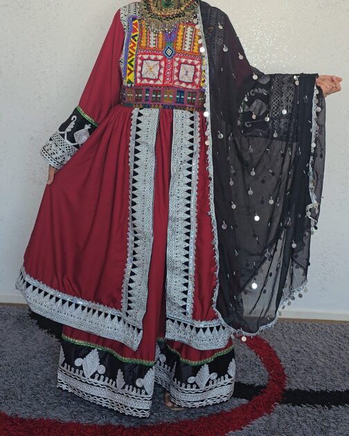 Dark red layered Ghand