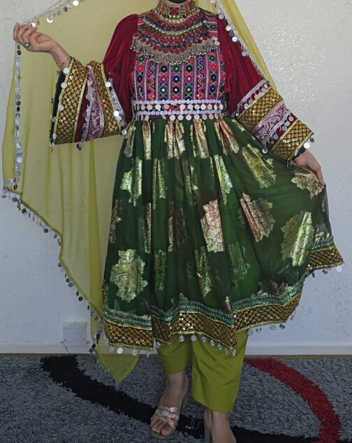 Festive green & red Ghand with detailing