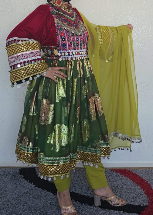 Festive green & red Ghand with detailing