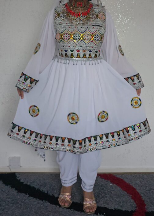 Classic white Ghand