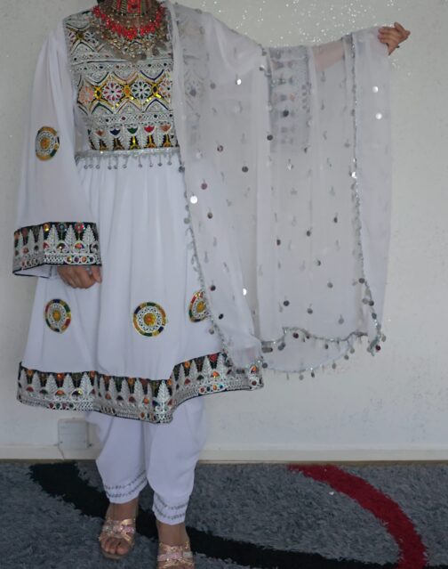 Classic white Ghand