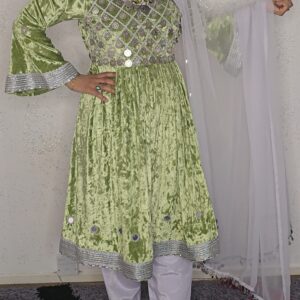 Light pistachio green velvet ghand