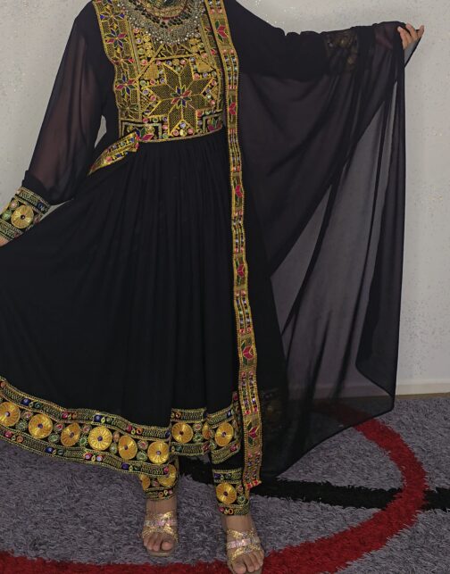 Black Ghand with shimmery gold